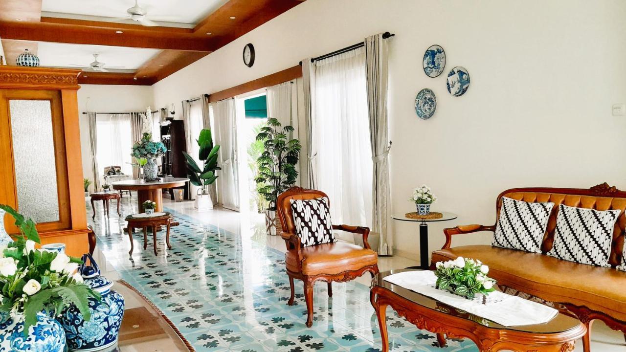 Surokarsan 9 House Yogyakarta Hotel Exterior foto