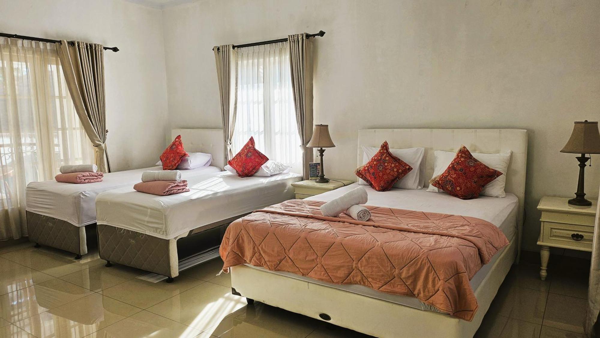 Surokarsan 9 House Yogyakarta Hotel Exterior foto