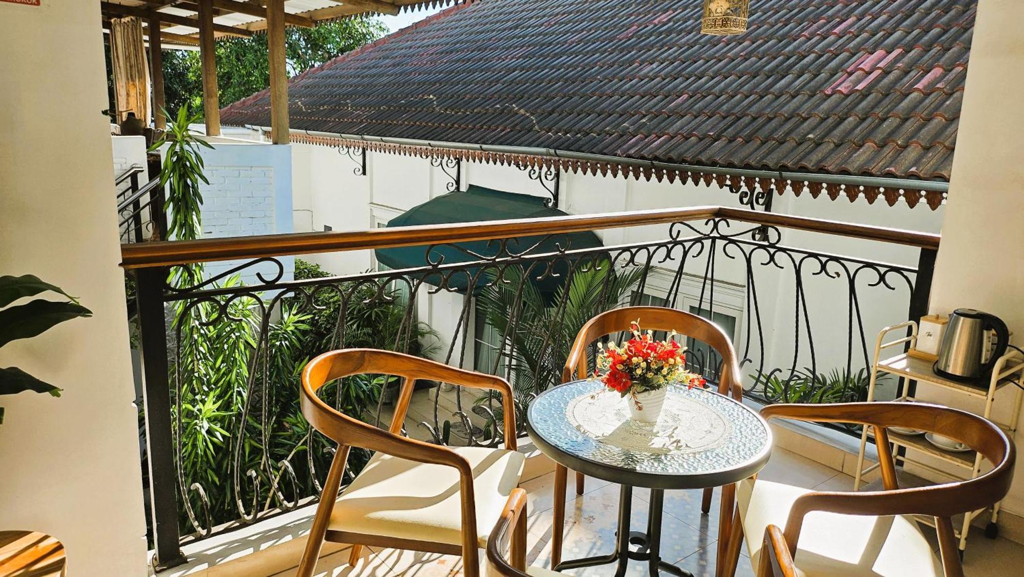 Surokarsan 9 House Yogyakarta Hotel Exterior foto